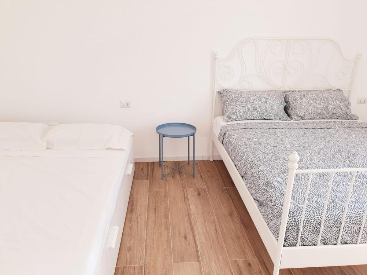 Beach Apartments Marina Di Ragusa Exterior photo
